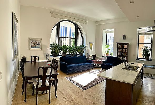 1st image of 150 Nassau St APT 2C