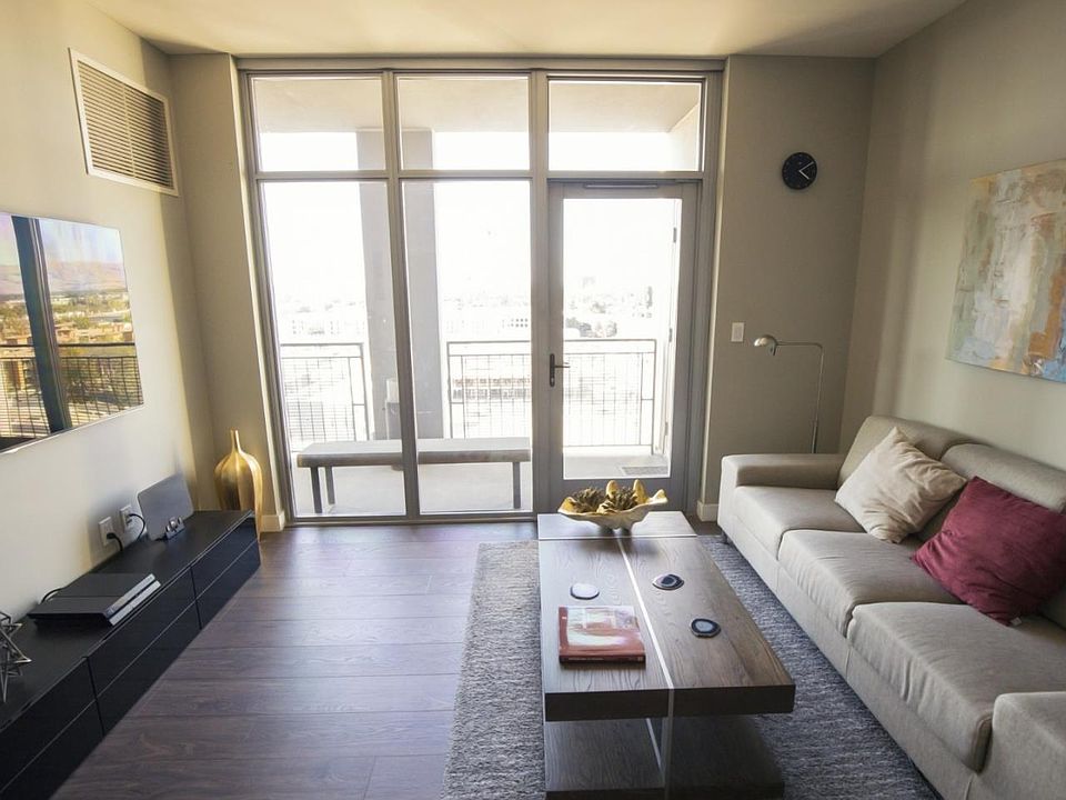 1st image of 175 W Saint James St Unit 1107