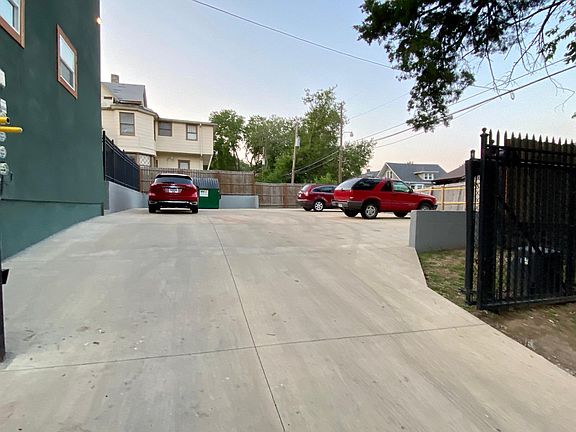 3rd image of 4063 Warwick Blvd APT 5