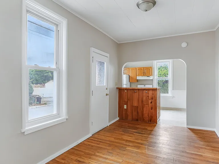 404-406 Hummel Ave — Photo 10