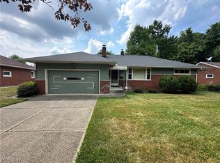 446 Hillcrest Dr, Richmond Heights, OH 44143