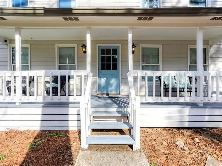 302 Independence Way — Photo 2