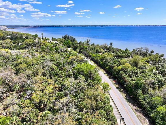 5th image of 22901 Bayshore Rd