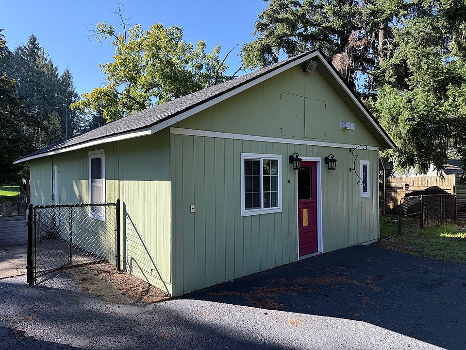 1st image of 1067 Oak St #2