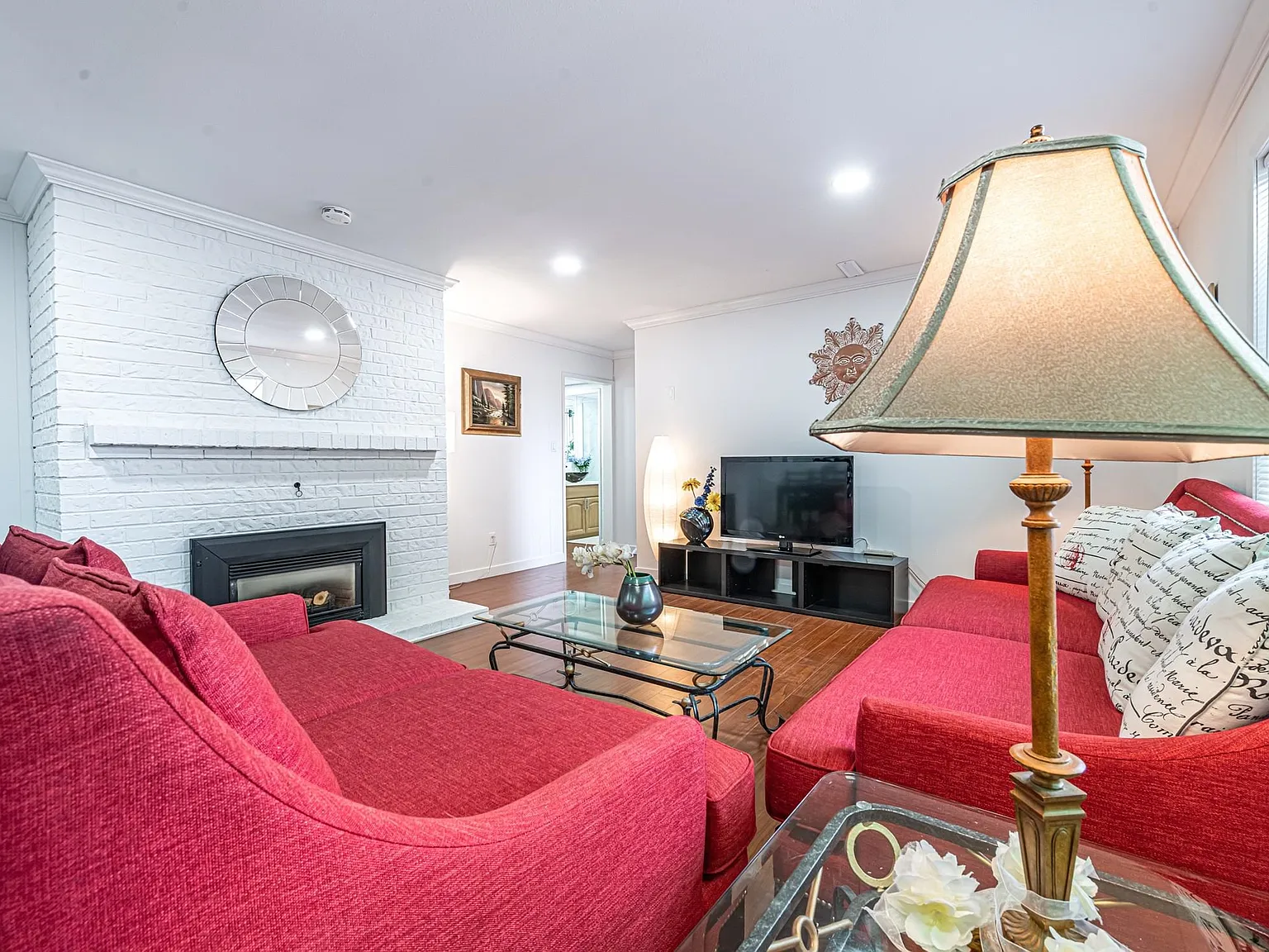 2 bed, 1261 sqft, $2,400 — Photo 4