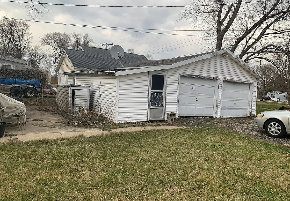 Building Photo - 614 Mead Dr