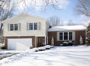 5 Inverness Cir, East Amherst, NY 14051