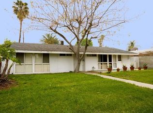 19820 Victory Blvd, Woodland Hills, CA 91367
