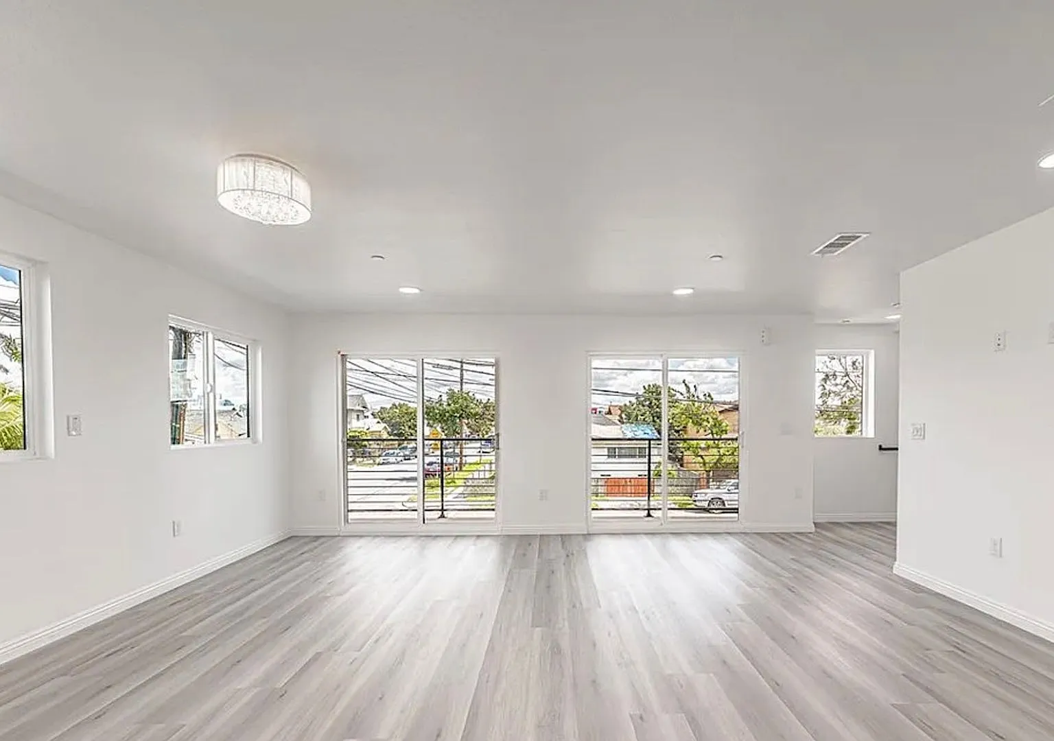 3653 Halldale Ave — Photo 4
