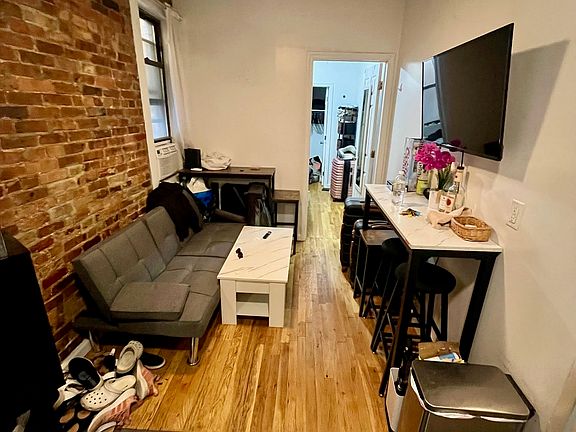 5th image of 170 Delancey St APT 3
