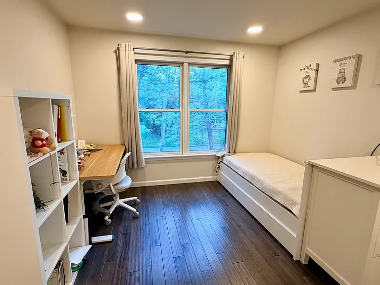 56 Foxwood Sq N — Photo 12