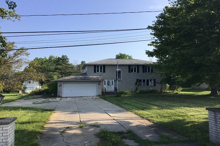 1st image of 1321 W River Pkwy
