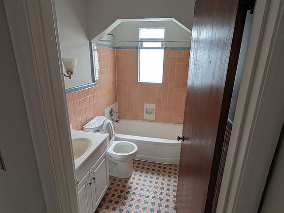 5th image of 3149 Auten Ave APT 2