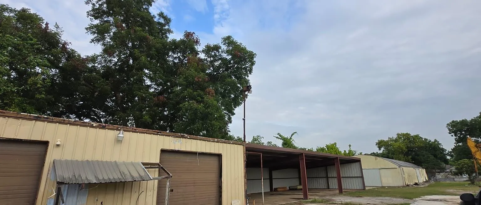Studio, 3000 sqft, $1,500 — Photo 1