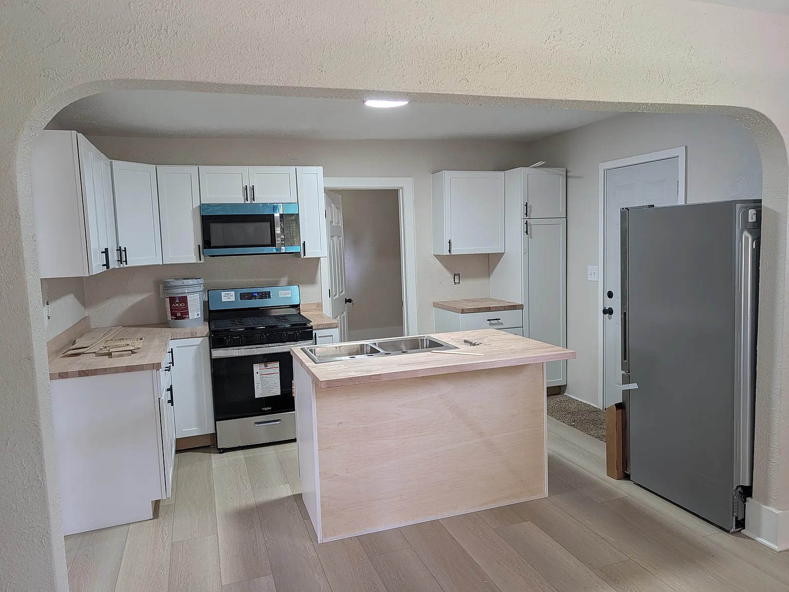 3 bed, 850 sqft, $1,550 — Photo 3