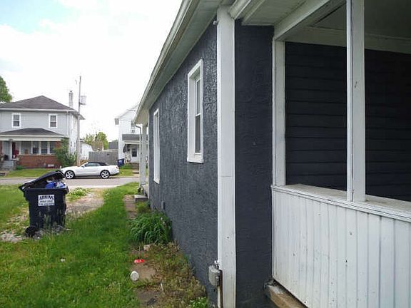 5th image of 30 E Channel St