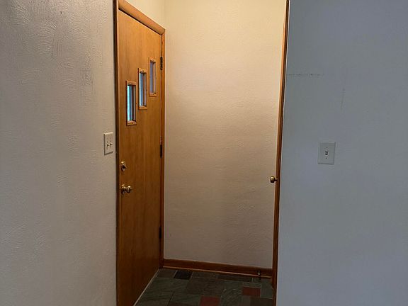 4th image of 250 Lois Dr