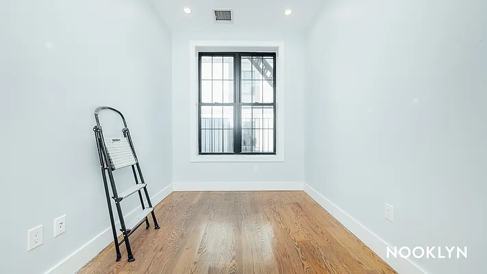 Rented by Nooklyn NYC LLC | media 19