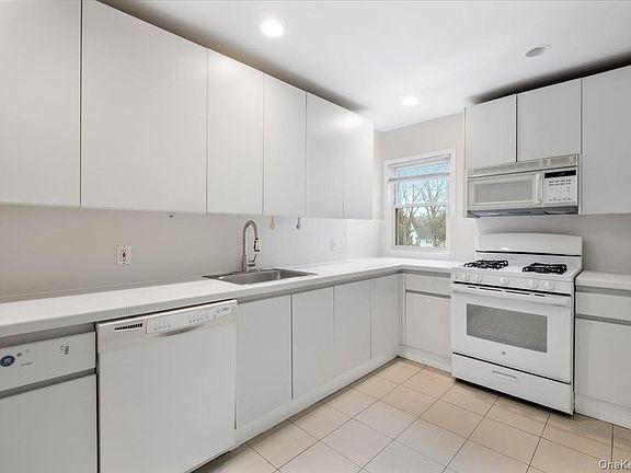 3rd image of 15 Chestnut Street #6A