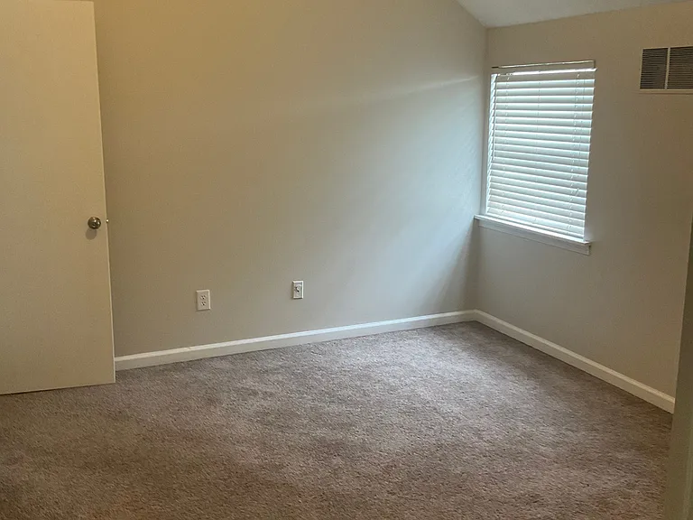 693 Chuck Gray Ct — Photo 10