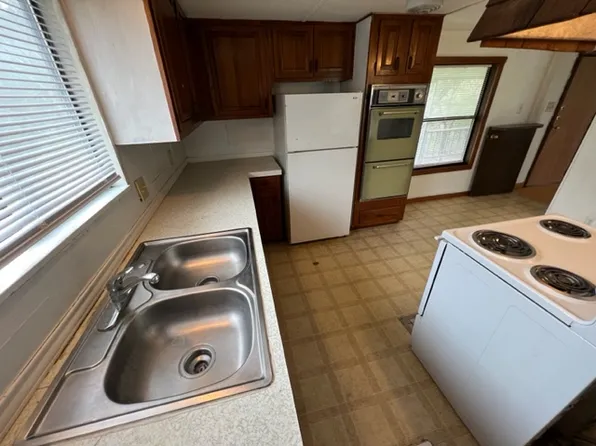 202 Harmons Way, San Marcos, TX 78666