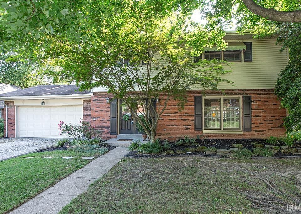 1st image of 206 Montclair Ct