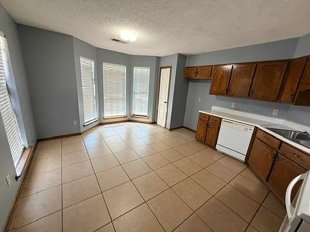 972 Faulkner Rd — Photo 8