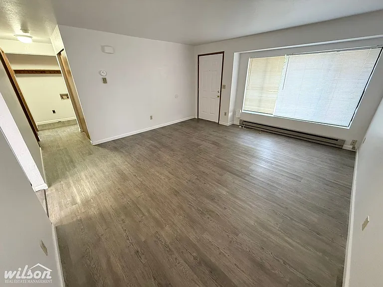 1206 Voelker Ave — Photo 3