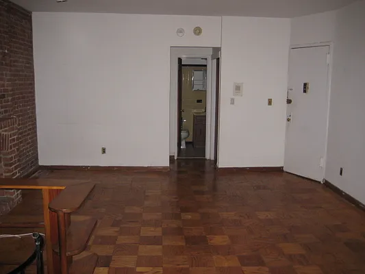 Rented by Magnone Real Estate | media 25