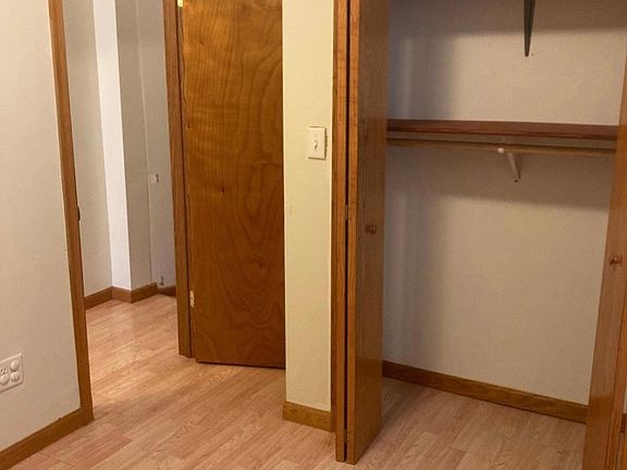 4th image of 2949 S Emerald Ave #1F