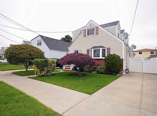 12937 154th St, Jamaica, NY 11434