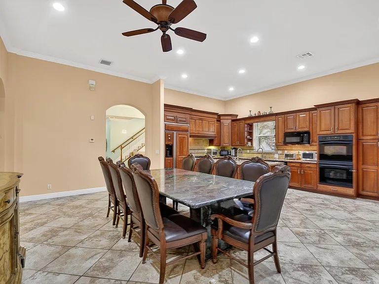 10247 Isle Wynd Ct — Photo 29