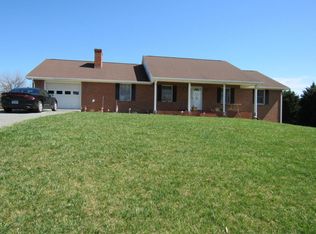 1802 Vista Cir, Bedford, VA 24523