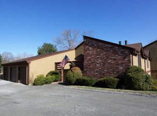 43 Hearthstone Dr, Brookfield, CT 06804