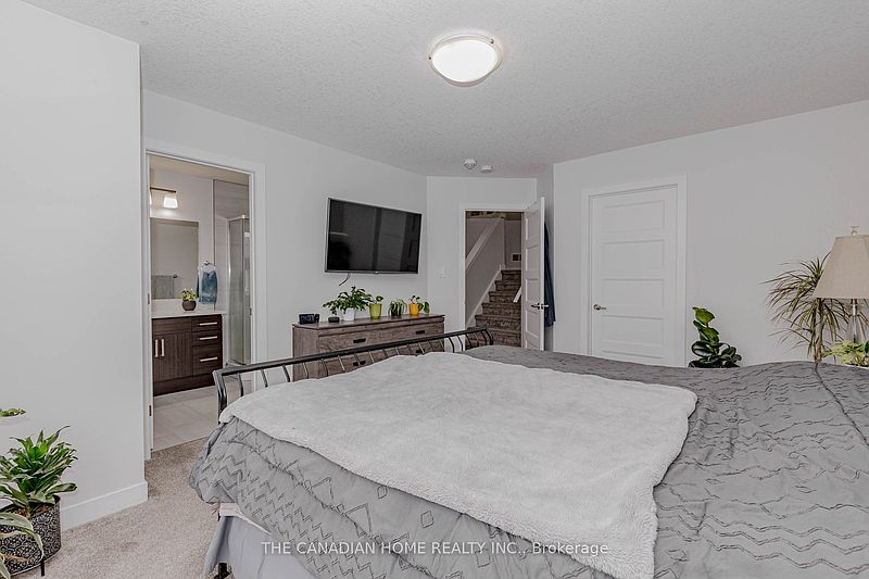 London Townhouse for rent - 3 Bedrooms — photo 32