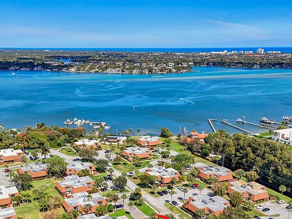 4th image of 825 Center Street #9a