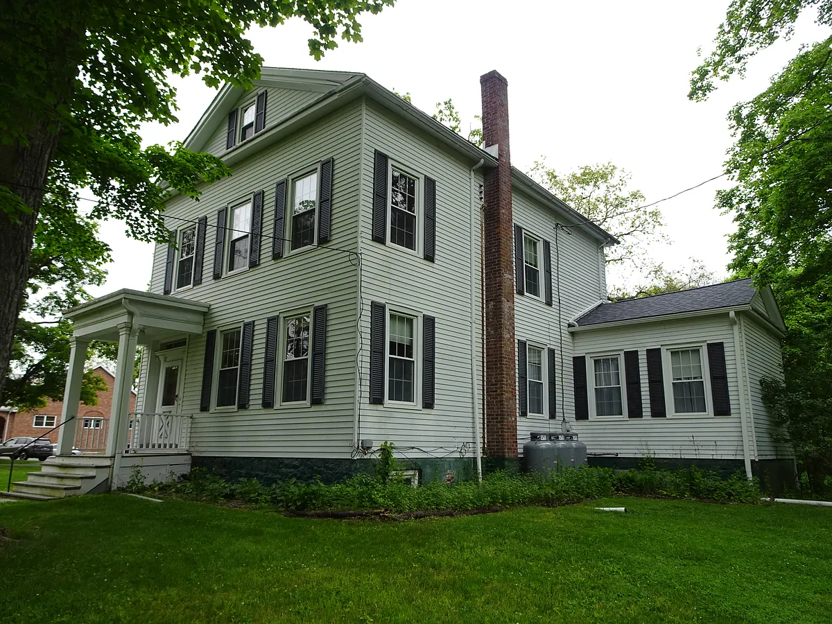 Building Photo - 72 Route 9H