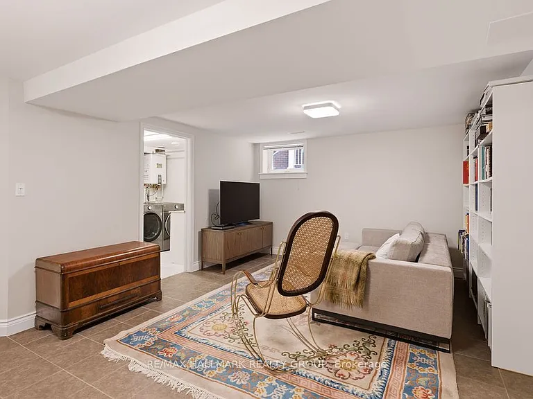 94 Marlborough Ave — Photo 36