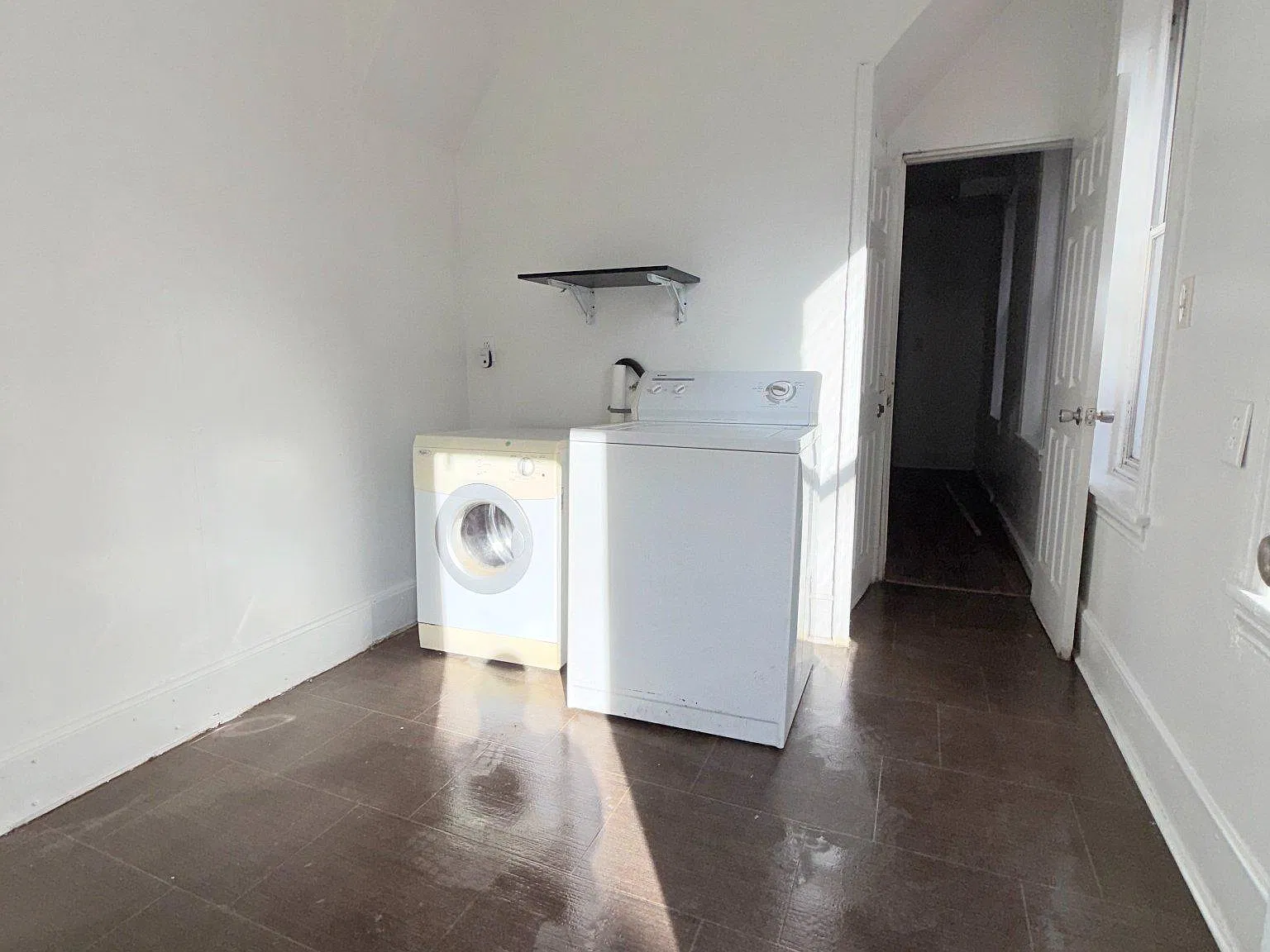 5 bed, 1.0 bath, 1490 sqft, $1,500 — Photo 4