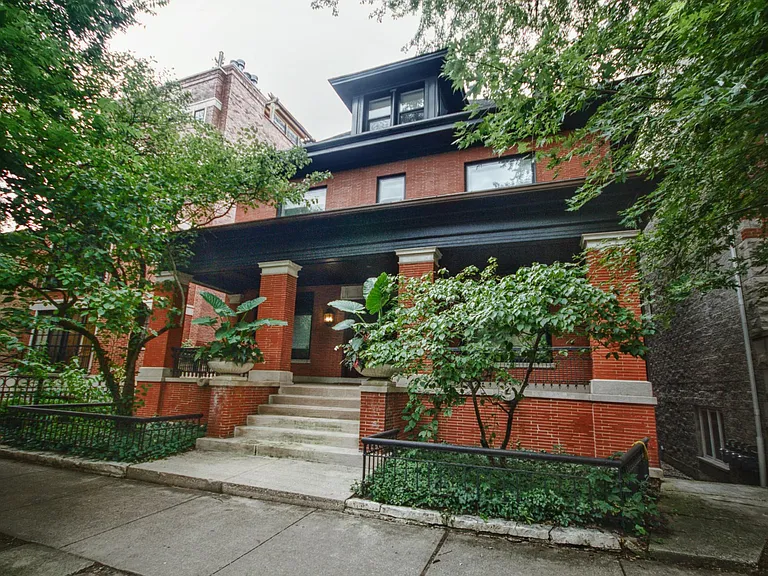 649 W Wellington Ave #B — Photo 1