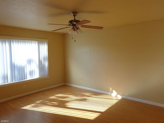 3254 W Rialto 11-17-15 004