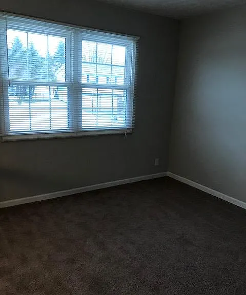 1025 Clovernoll Ct — Photo 2