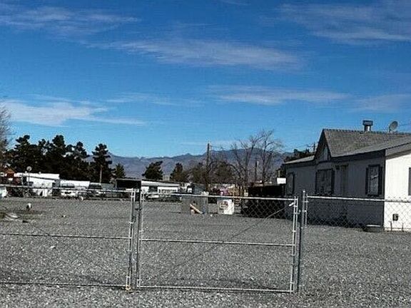 2nd image of 1920 Manse Rd