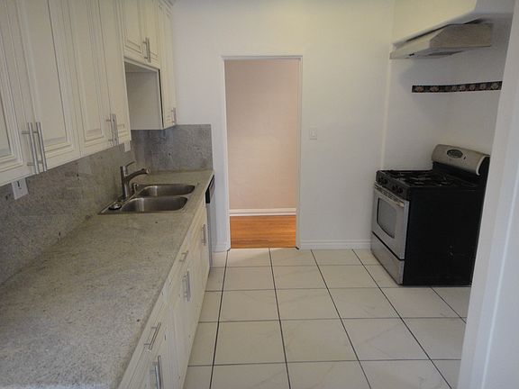 5th image of 449 N Spaulding Ave
