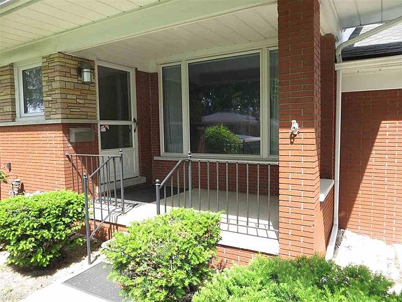 2nd image of 44784 Morang Dr