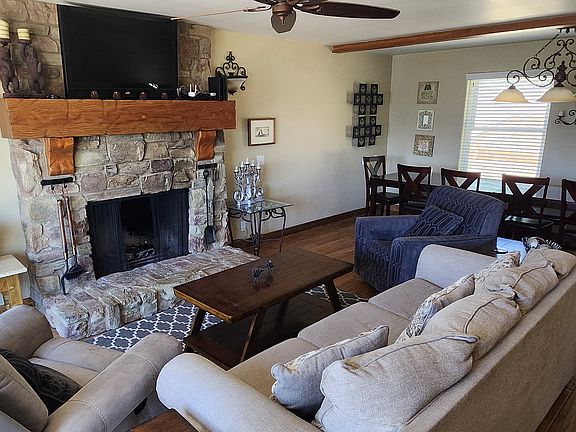 3rd image of 872 Wild Rose Cir #A