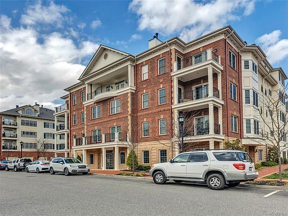 2nd image of 250 Finial Ave Unit 5A