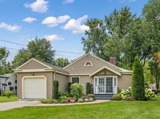 7 Pontiac Rd, West Hartford, CT 06117