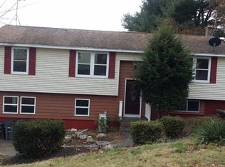 4 Dartmouth St, Gardner, MA 01440