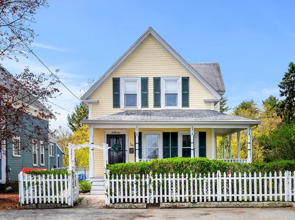 34 Haines Ave, Lowell, MA 01852